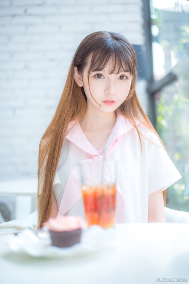 我相信，真正在乎我的人是不会被别人抢走的，无论是友情，还是爱情。——三毛